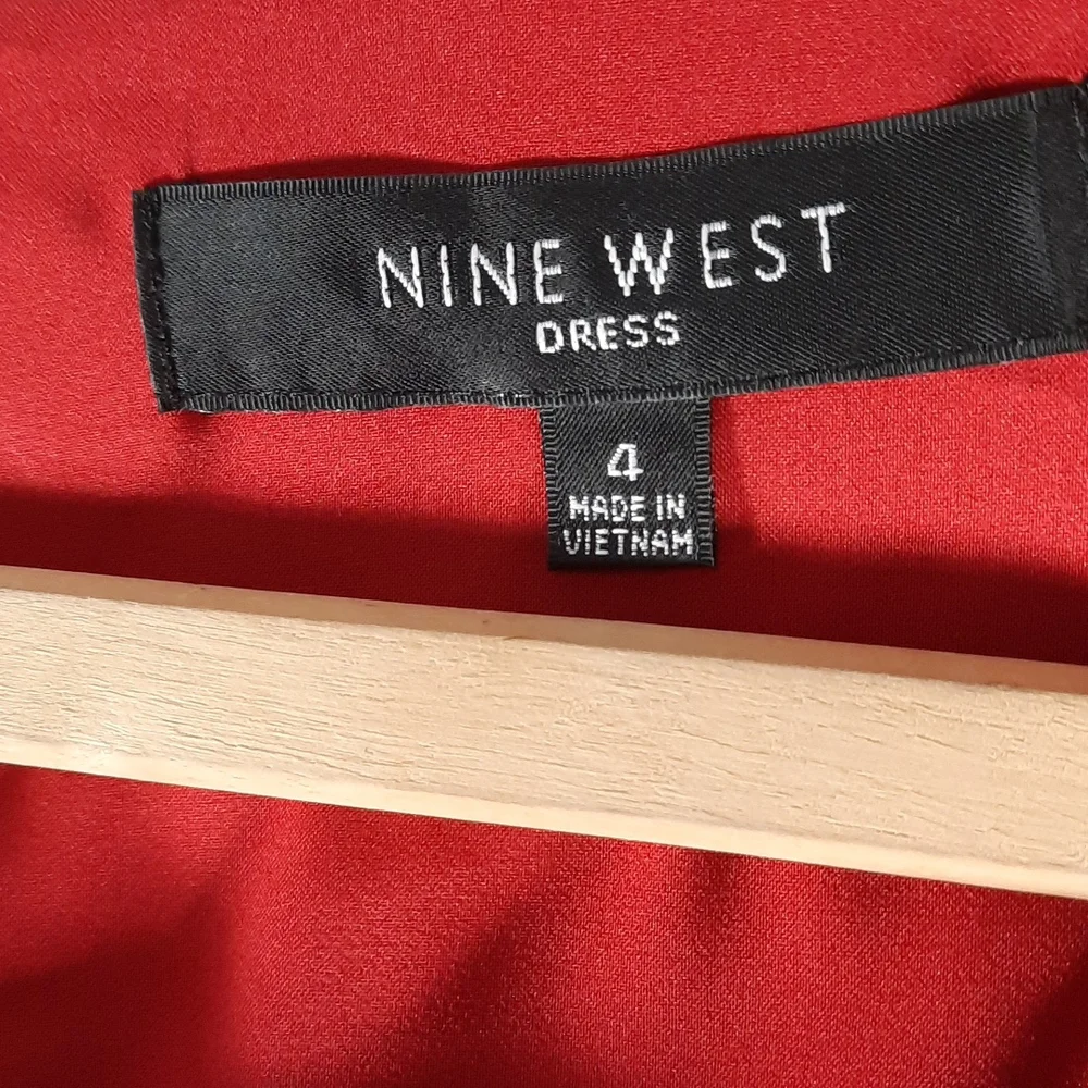 NWT NINE WEST Red slvless dress SZ 4 - Picture 5 of 12